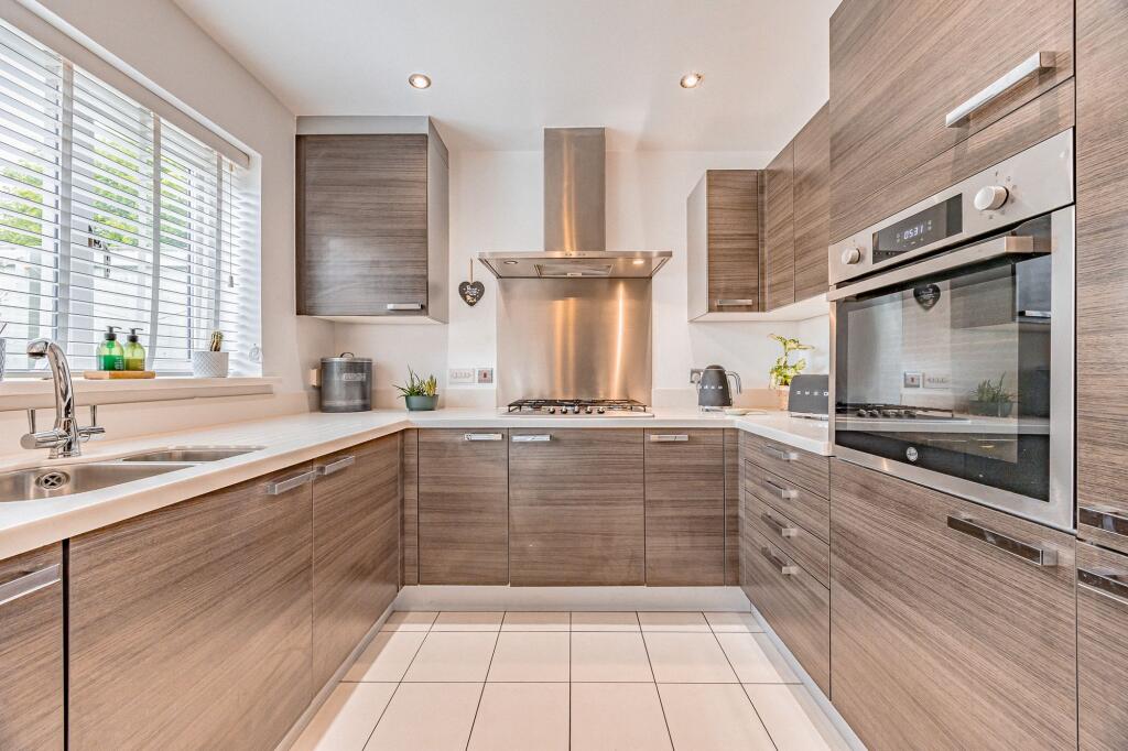 House in Tameside, Gee Cross - View 3