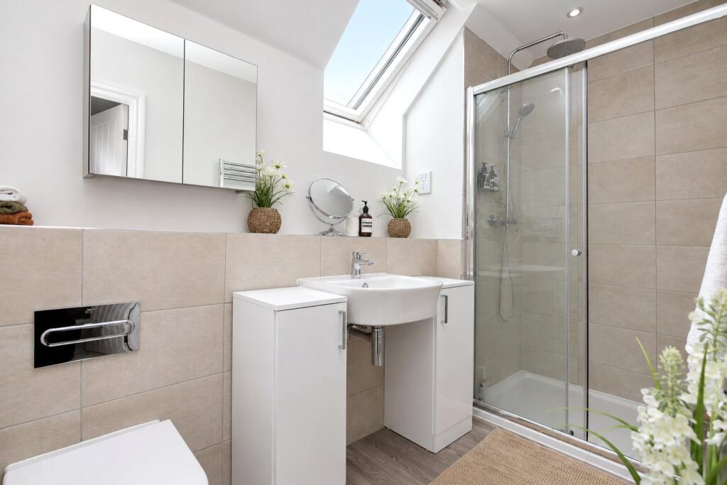 House in East Hampshire, Whitehill - More