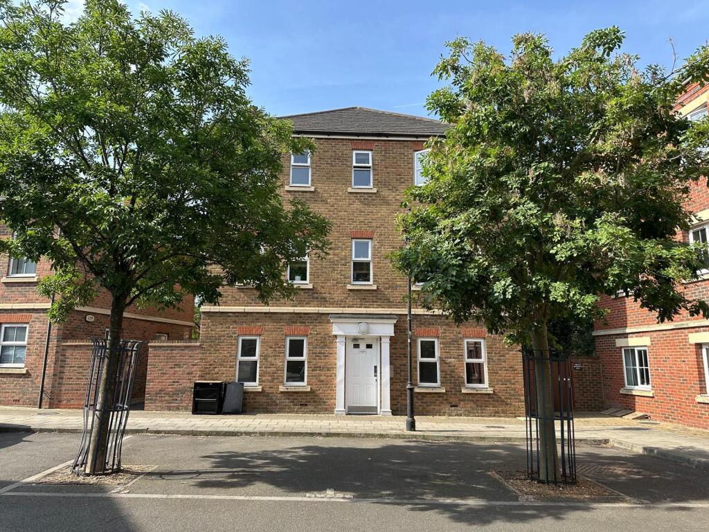 Main image of property: Knightsbridge Place, Aylesbury