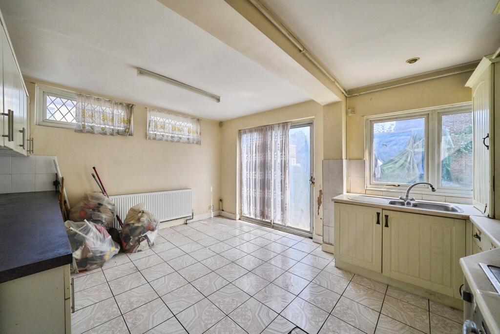 House in London - View 5
