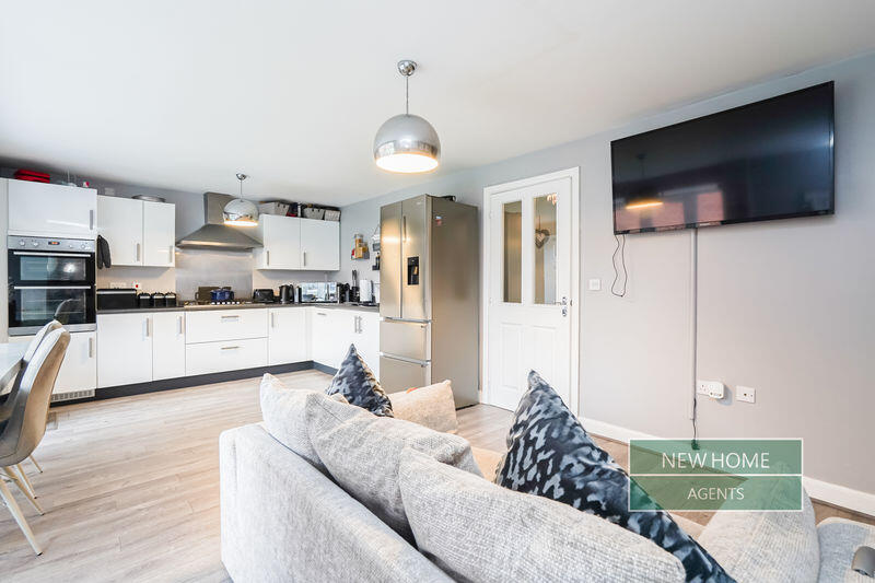 House in Doncaster, Cantley - More