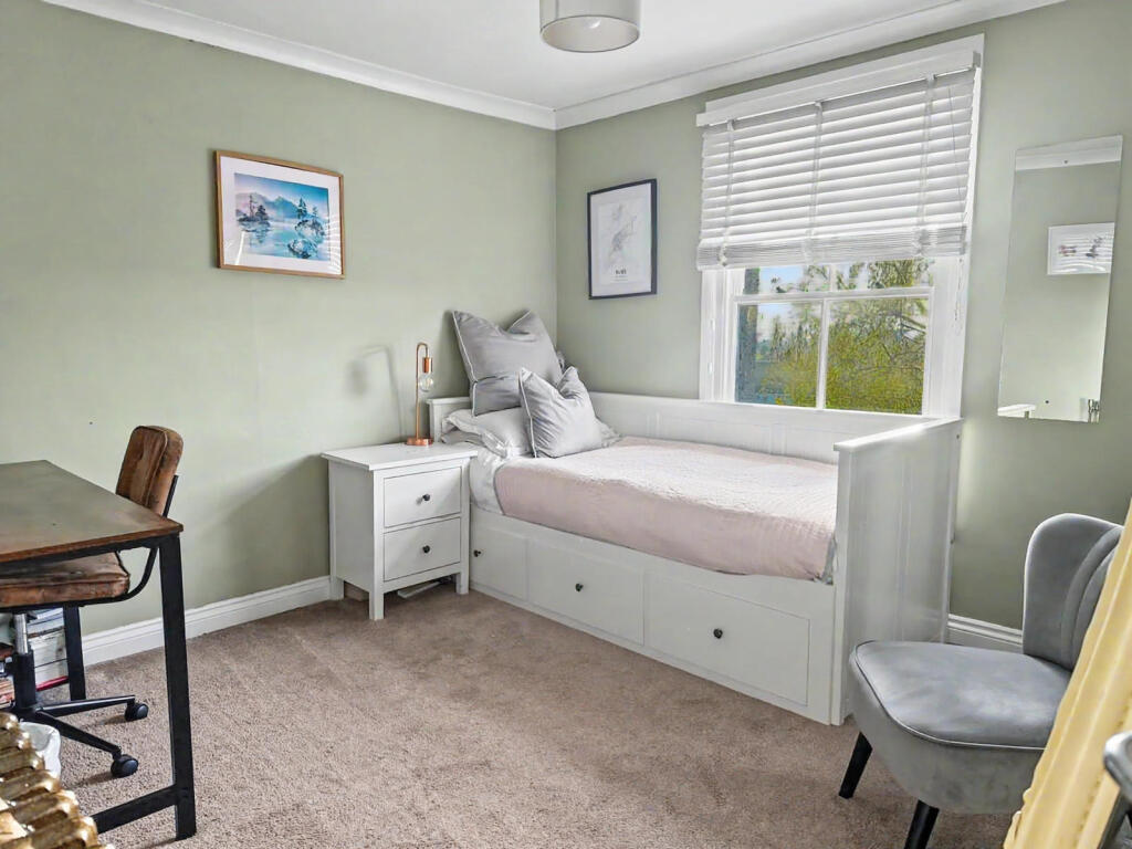 Orchard Hill, Crayford - More