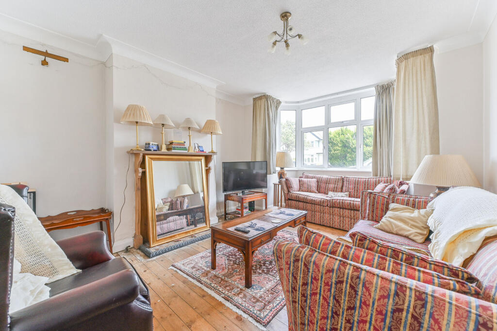 House in London, Old Malden - View 3