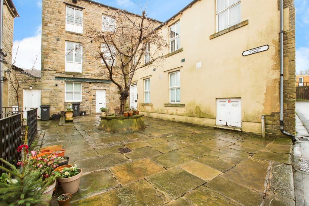 Main image of property: Old Cawsey, Sowerby Bridge
