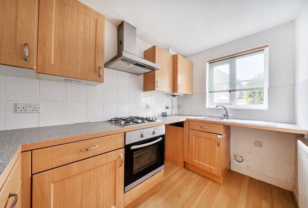 House in Gloucester - View 4