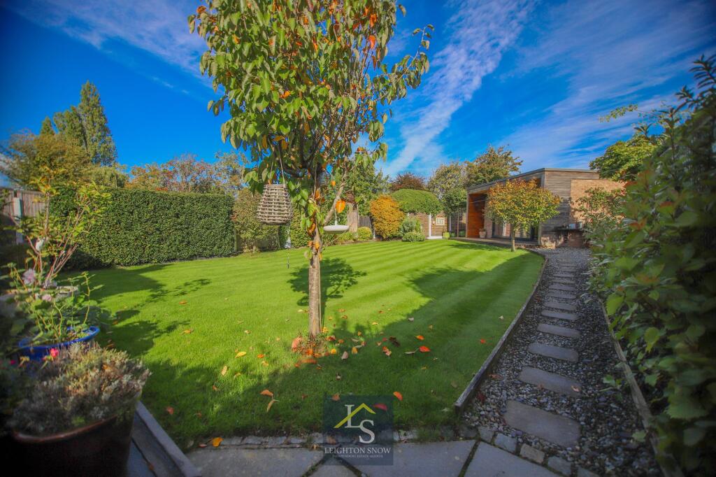 House in Stockport, Eden Park, Cheadle Hulme - View 3