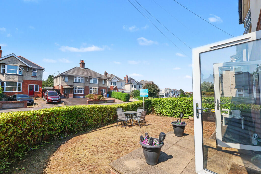 Apartment in Poole - View 3