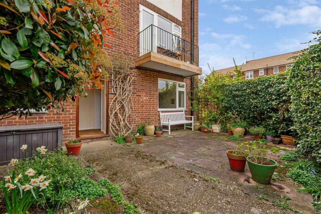 Main image of property: Coniston Close, London, W4