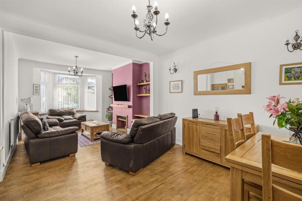 Grove Place, Pontnewydd, Cwmbran photo 4