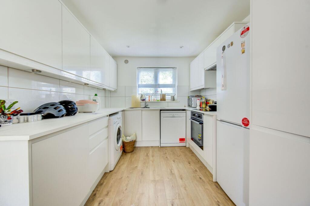 House in London - View 3