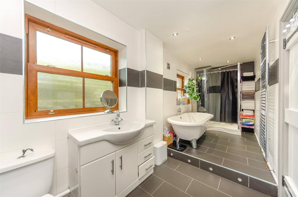 House in Deiniolen, Llanddeiniolen - More