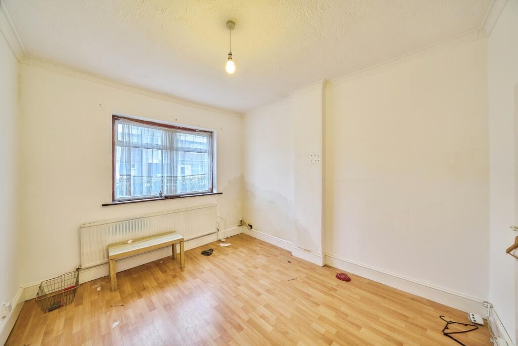 Buckingham Road, London, E15 - View 3