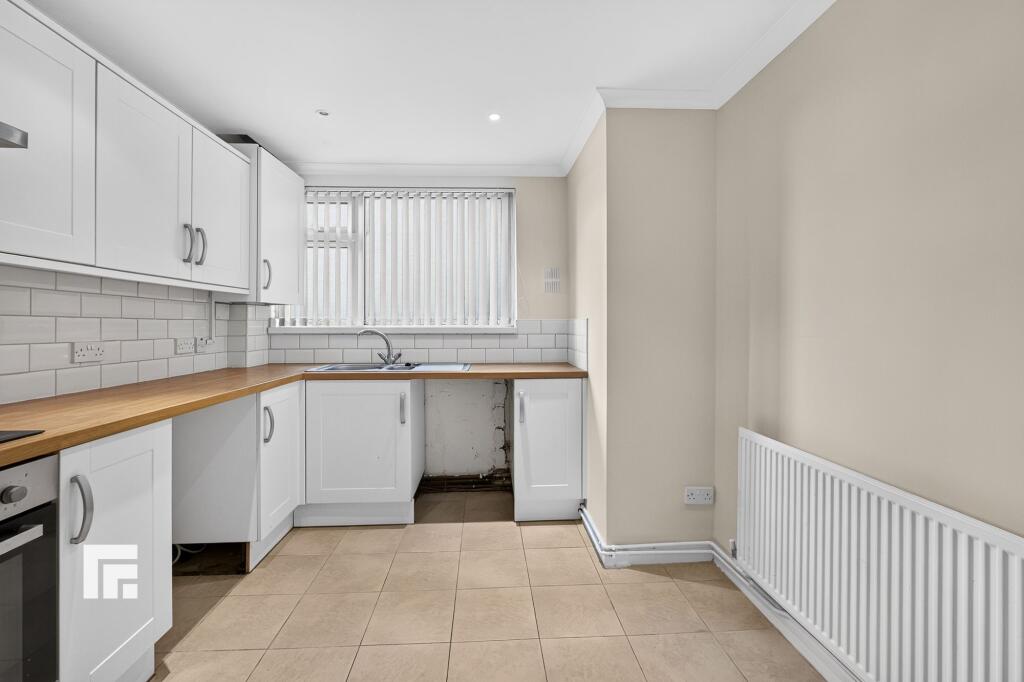 Apartment in Cardiff, Rhiwbina - View 4