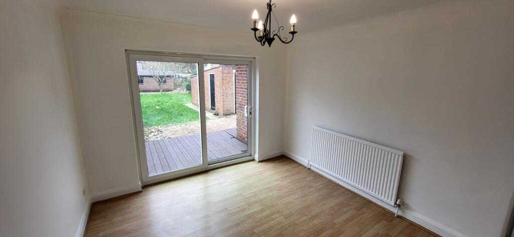 House in Luton - View 5