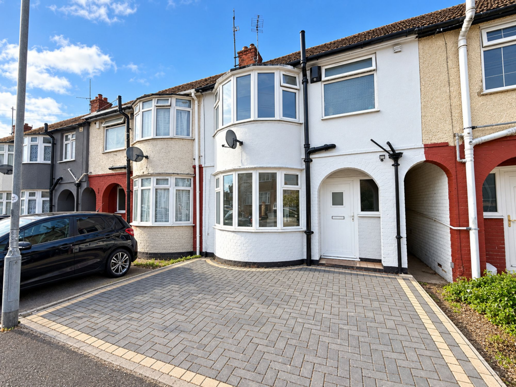 3-bed terraced on Chester Avenue, Luton, LU4, £300,000