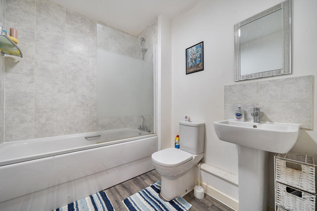 Apartment in Bromley - View 5