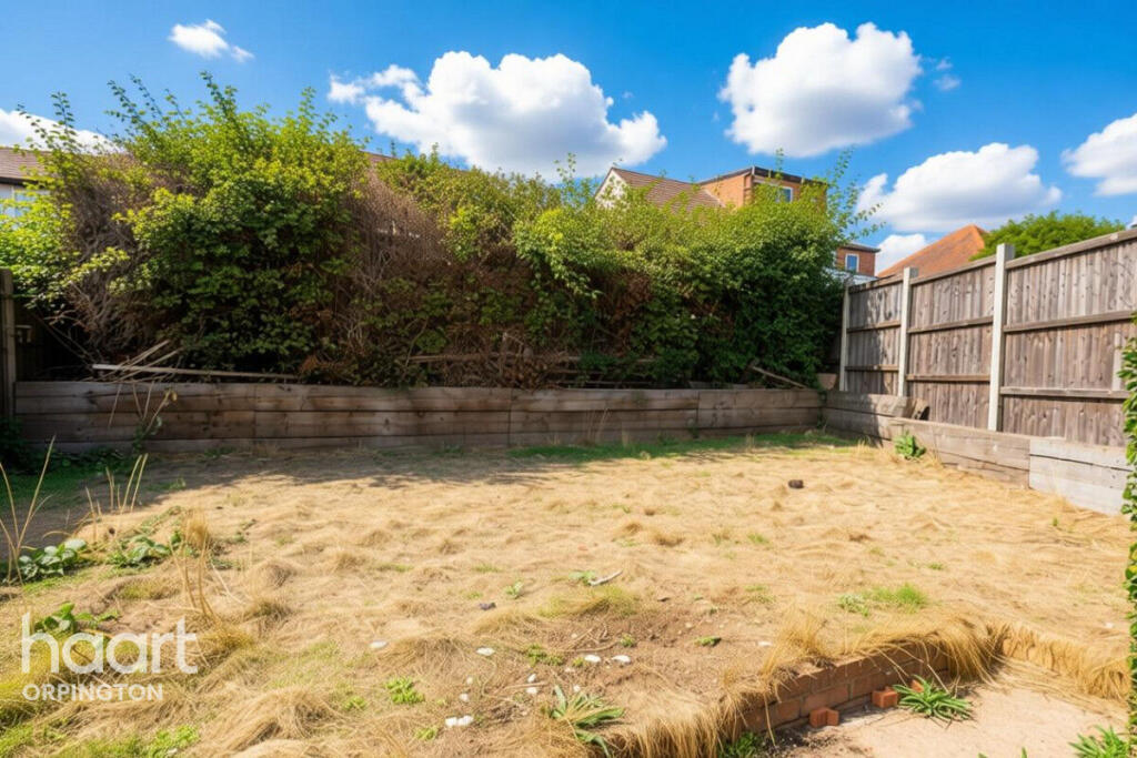 Perry Hall Close, Orpington photo 4