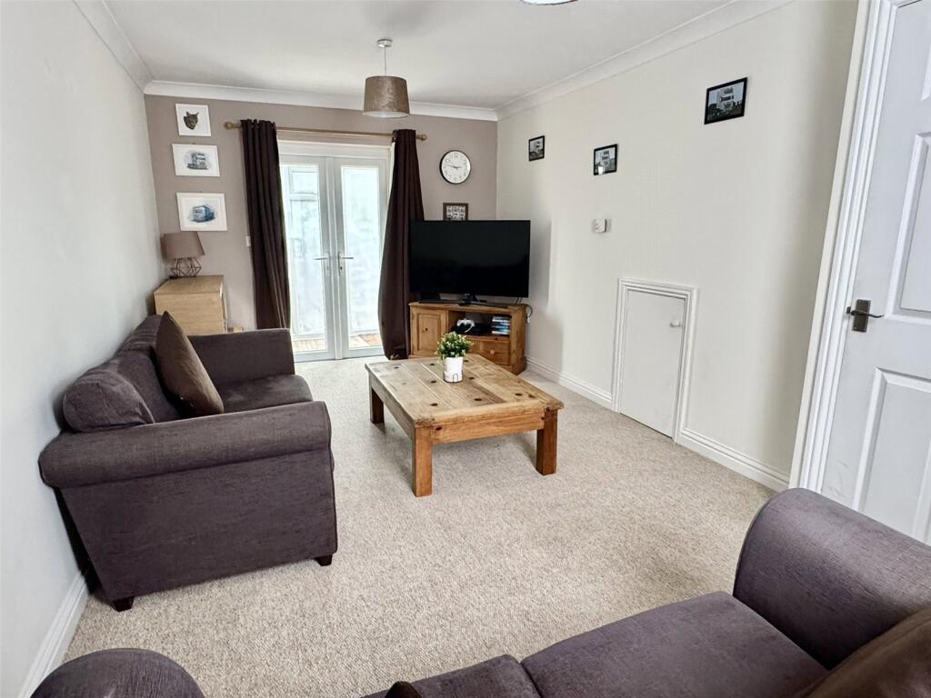 Furnham Road, Chard, Somerset, TA20 photo 2