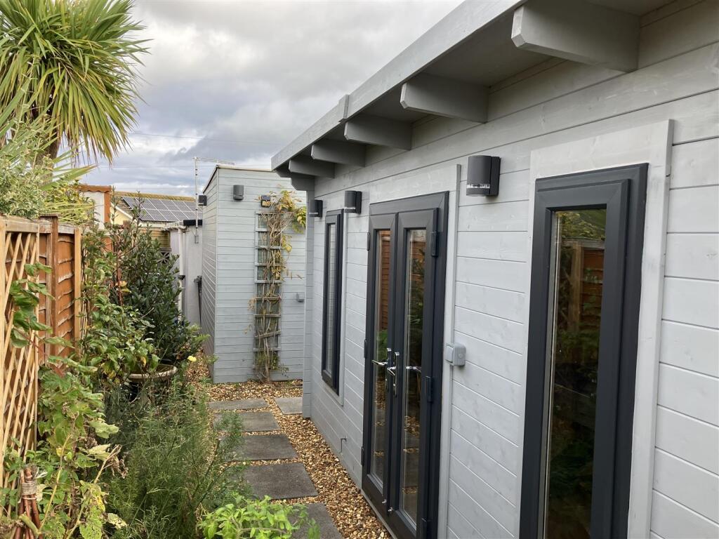 House in Burnham-on-Sea - More