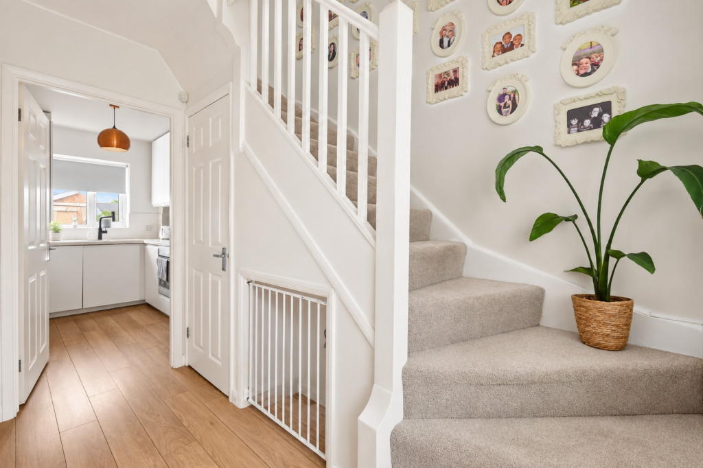 House in Basildon, Langdon Hills - More