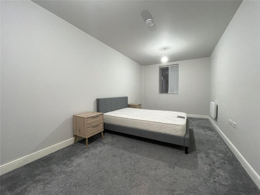 Apartment in Slough - View 4