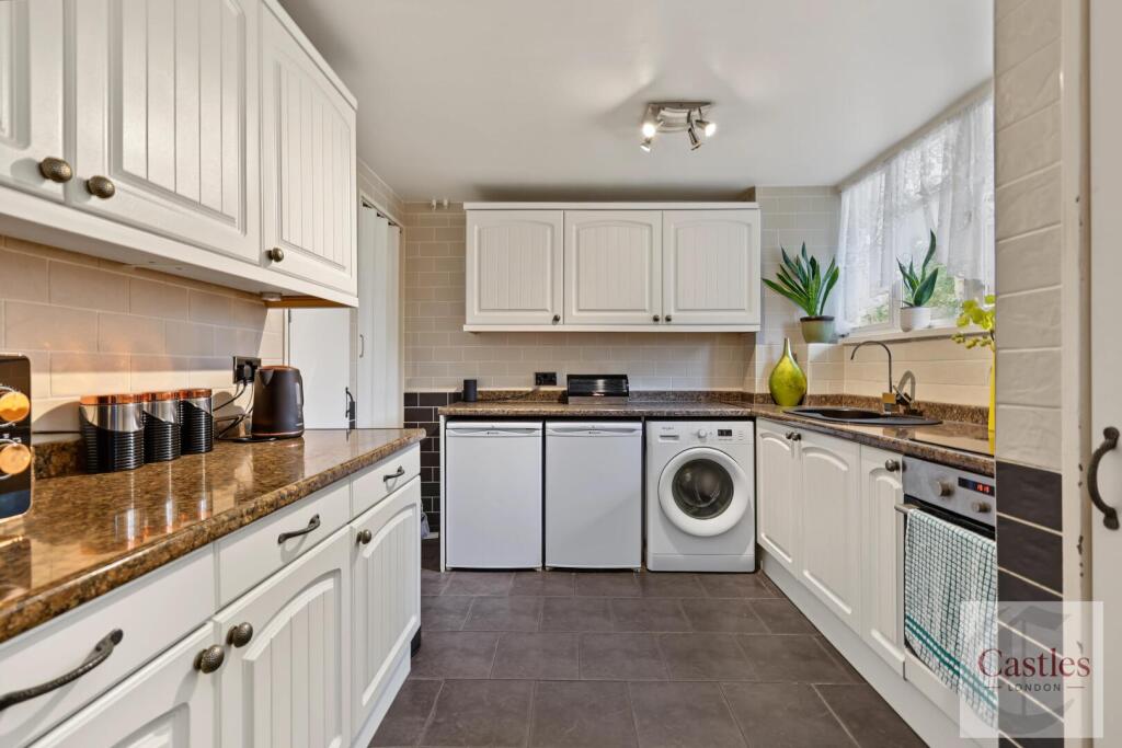 Apartment in London - View 3