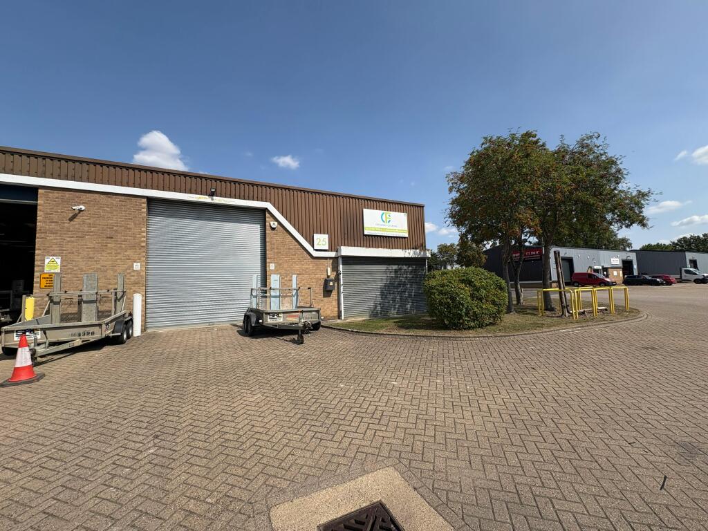 Unit 25 Millbrook Close External (4).jpg