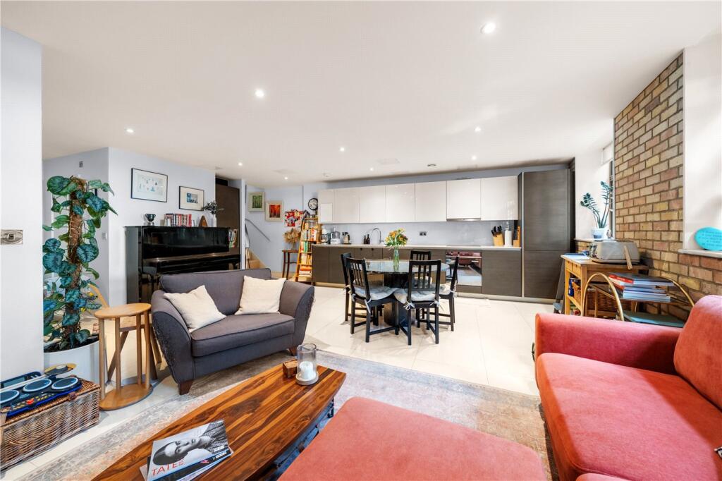 Main image of property: Rampart Street, London, E1