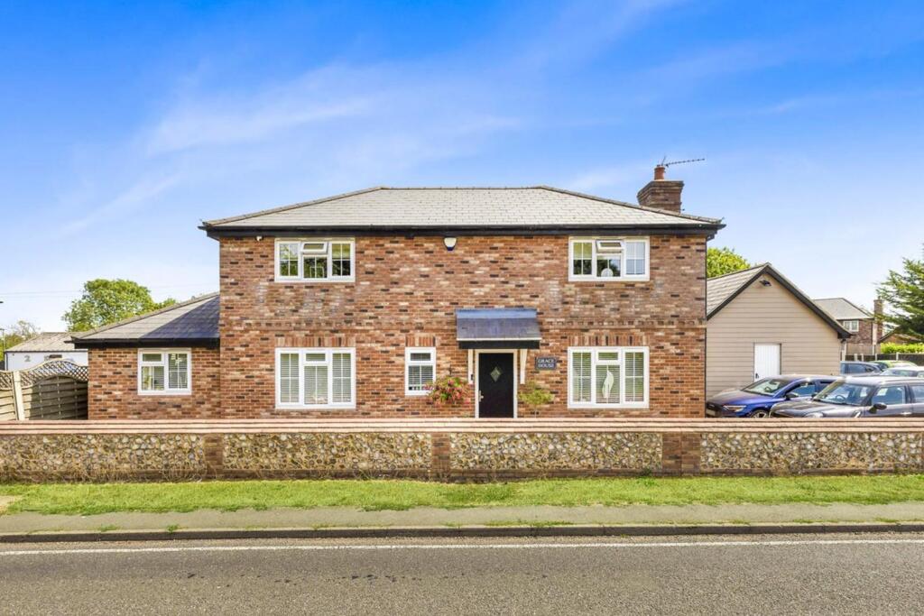 Main image of property: Braintree Road, Felsted, Dunmow