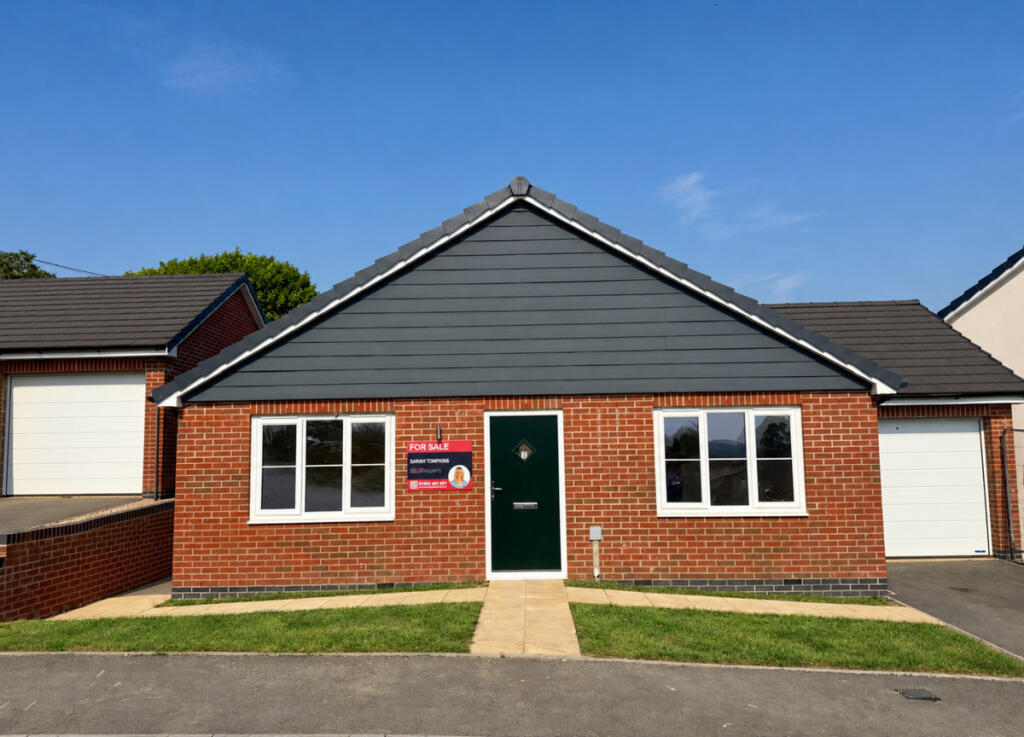 Broadweavers Close, Wincanton, BA9