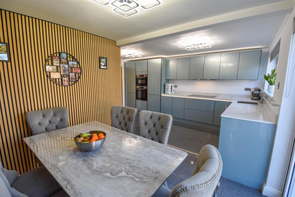 House in Brentwood, Kelvedon Hatch - View 3