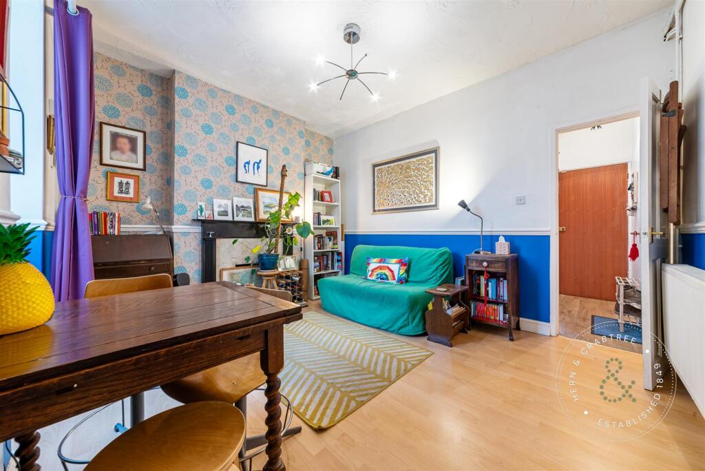Apartment in Cardiff, Adamsdown - More