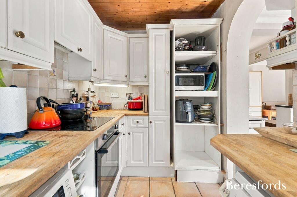 House in London, Upminster Bridge, Upminster - View 4