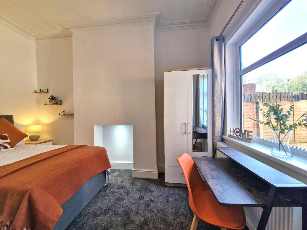 6 bedroom house share for rent