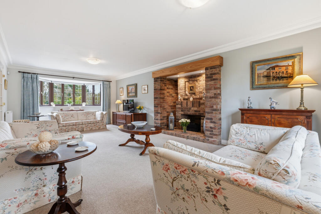 House in Rugby, Warwickshire - View 4
