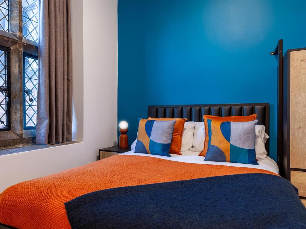 Main image of property: STUDENT ONLY | 51/44 WEEKS | LEEDS | LS2