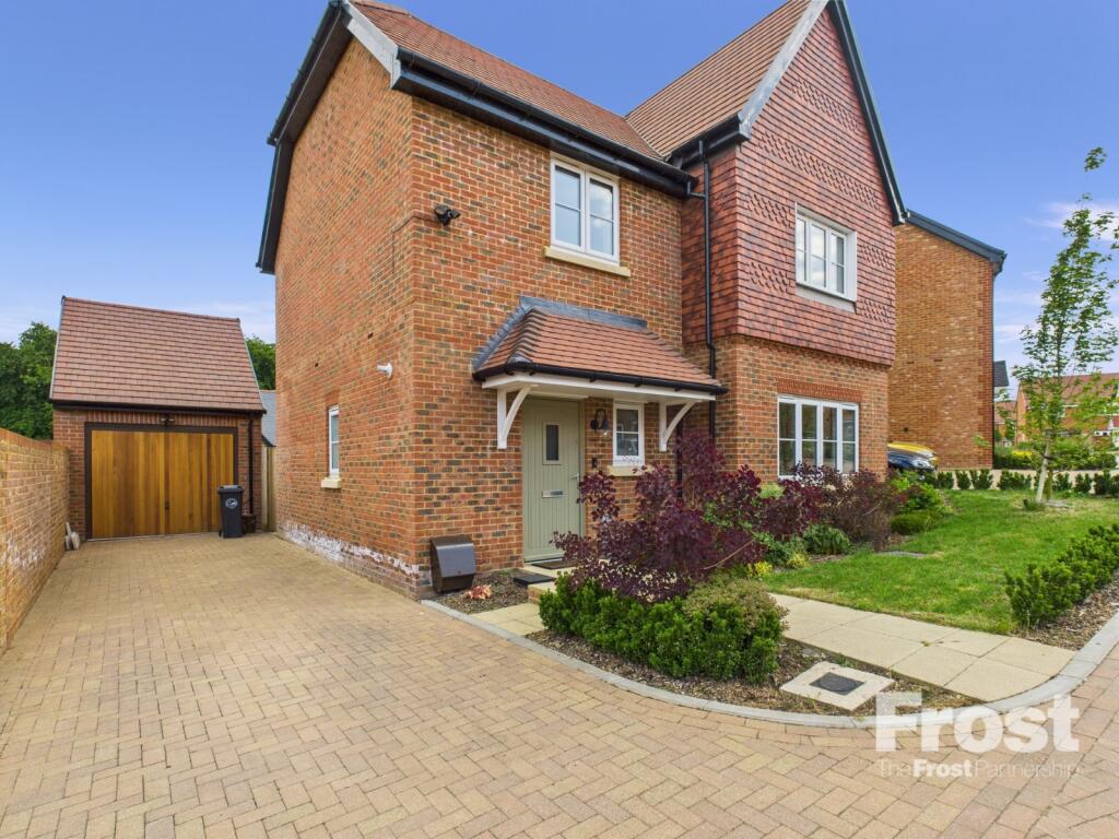 Main image of property: Field Maple Gardens, High Wycombe, Buckinghamshire, HP10