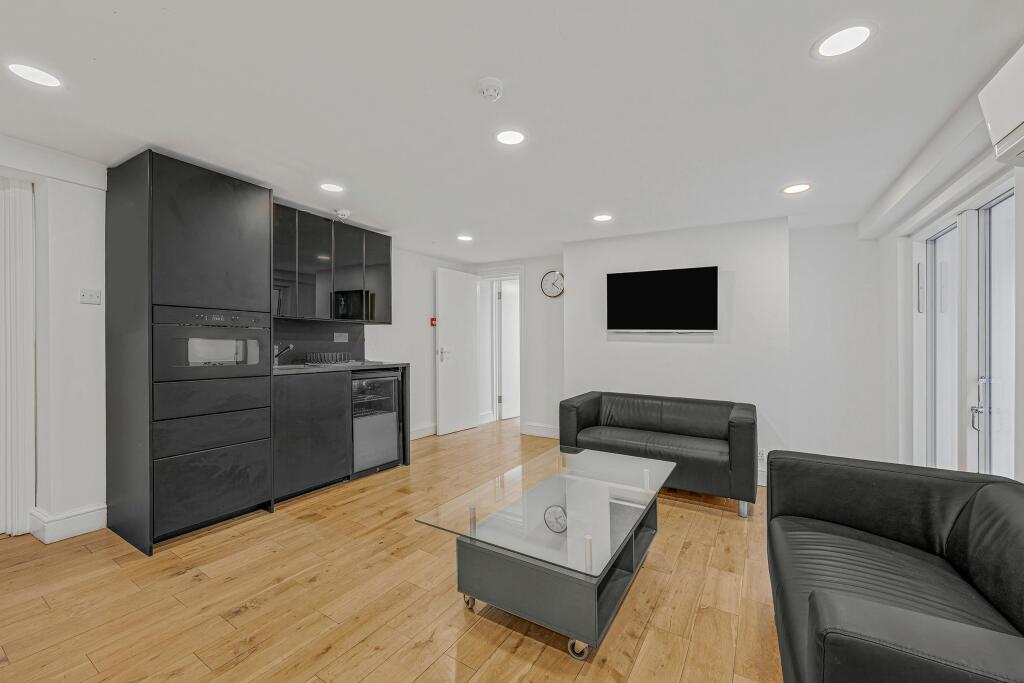 RECEPTION  KITCHEN 1.jpg