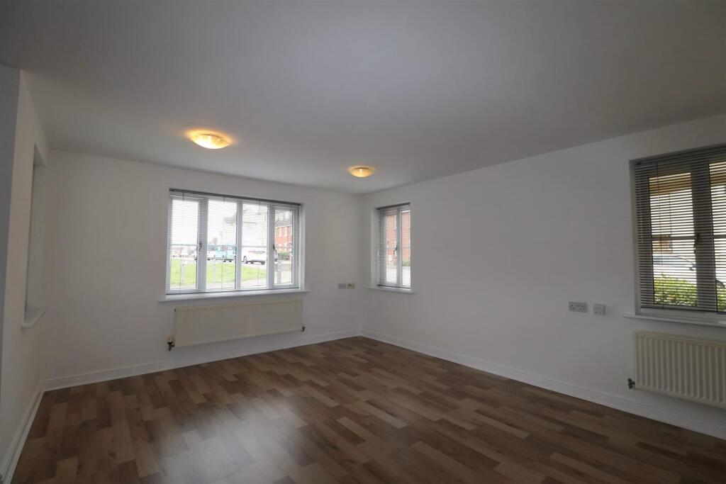 Apartment in Duston, St Crispin's, Upton - View 4
