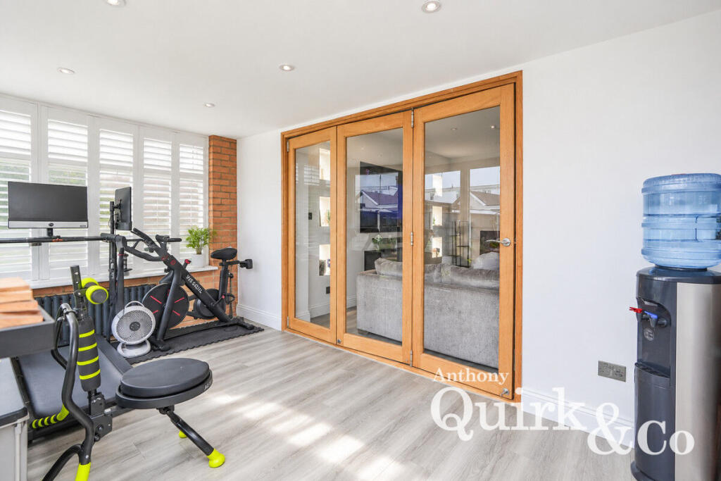 House in Castle Point, Canvey Island - More