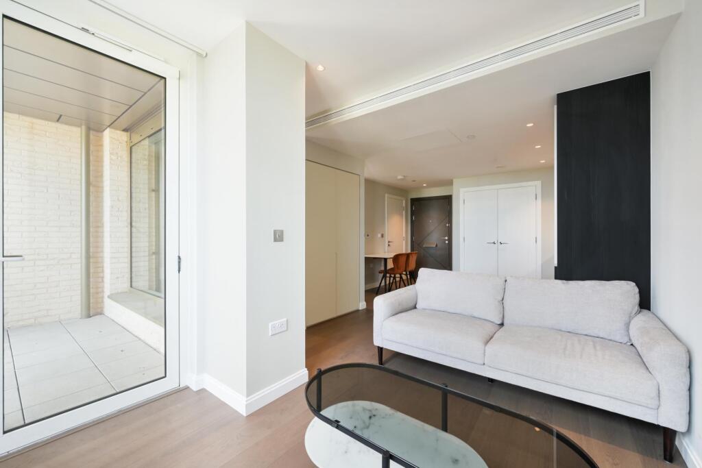 Main image of property: Phoeninx Court, Gasholder Place, London, SE11 