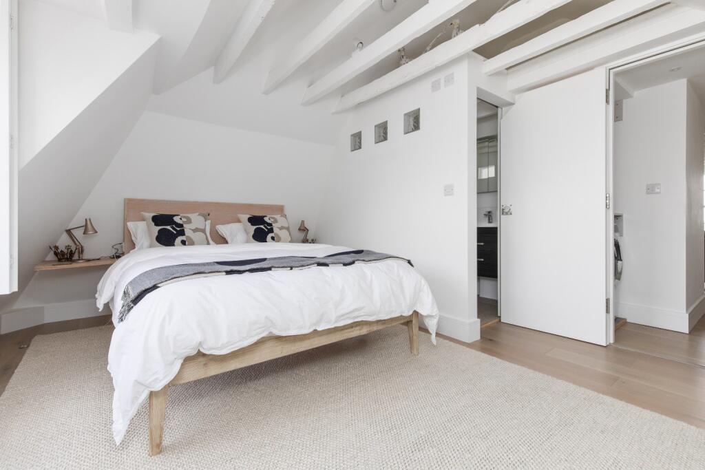 Castle View Apartments 1A, St. Martins Lane, Lewes, East Sussex, BN7 1UD photo 4