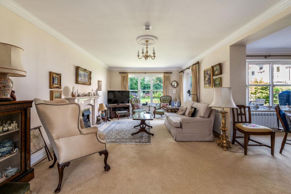 Shirleys Drive, Prestbury, SK10 photo 4