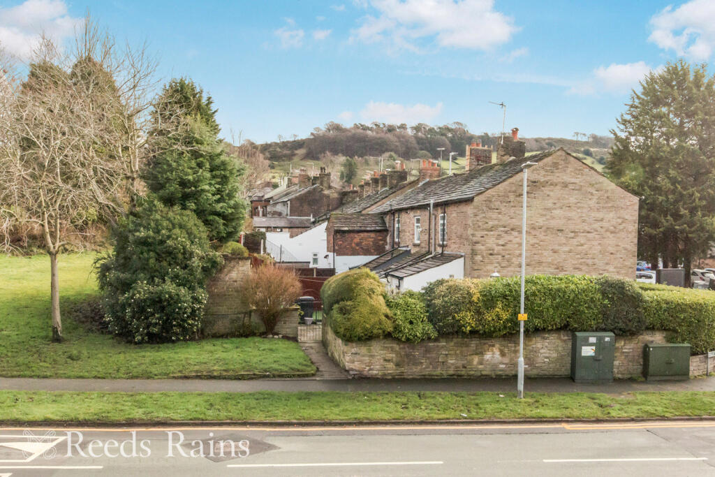 5 Hulley Road photo 3