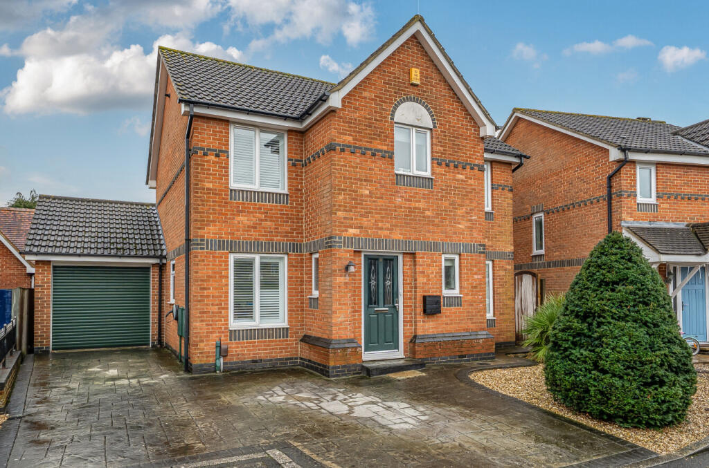 4-bed detached on Walnut Tree Close, Stratton St Margaret, Swindon, SN3, £475,000