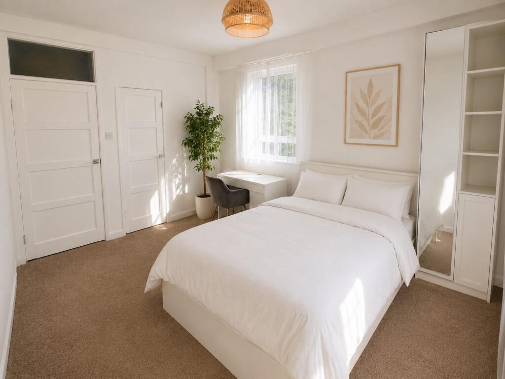 Apartment in London - View 3