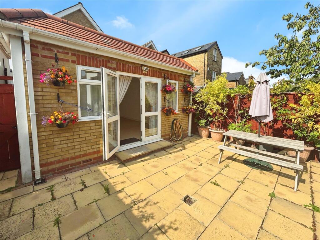 Worthington Road, Surbiton, KT6 photo 3