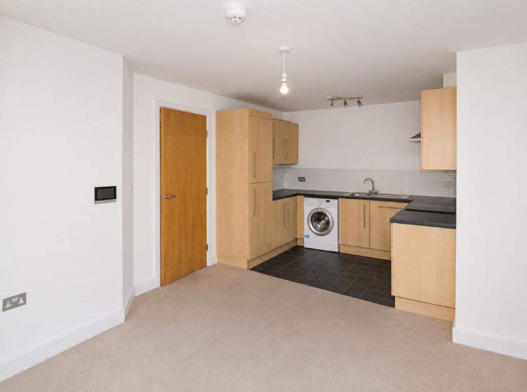 Apartment in Hull, Kingston upon Hull - View 3