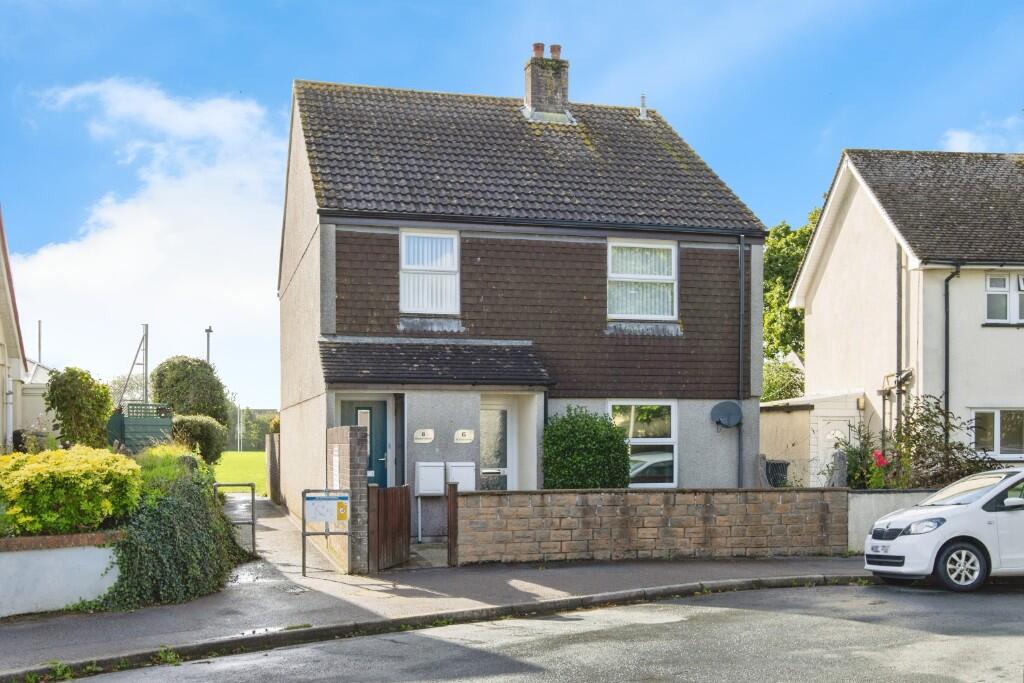 2-bed flat on Plough Green, Saltash, Cornwall, PL12, £140,000