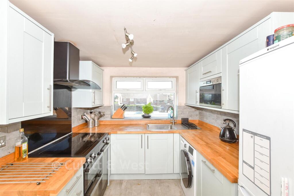 House in Haywards Heath, Southdowns Park - View 5